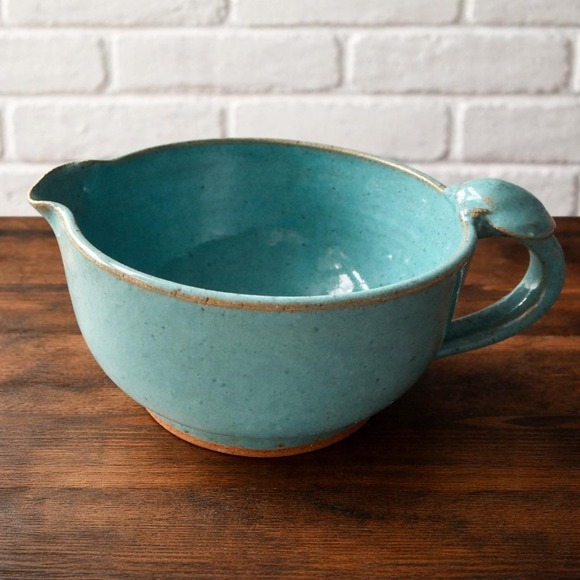 American Vintage Other - Vintage Signed DW Stoneware Batter Bowl Seashell Handle Teal Pottery